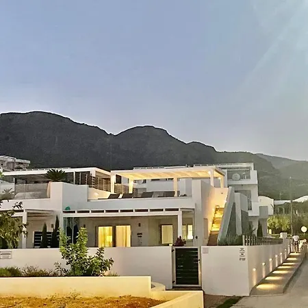 Fantasea Beachfront * Makrýgialos