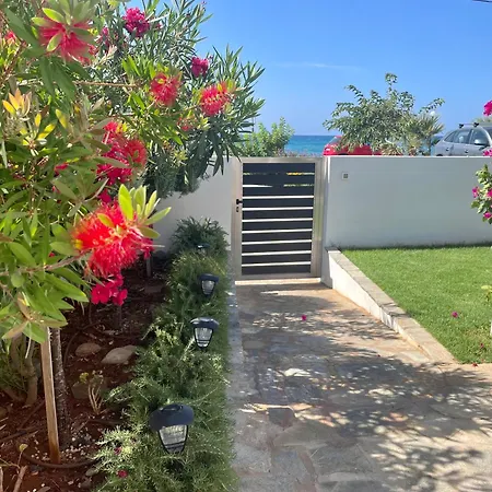 Villa Fantasea Beachfront