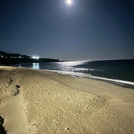 Fantasea Beachfront Villa *
